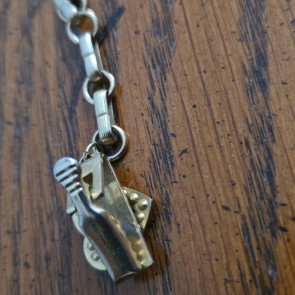 RARE! Vintage Coquette Sweater Clip Guard - Gold Heart Clip with Pearl Accents - Picture 3 of 5
